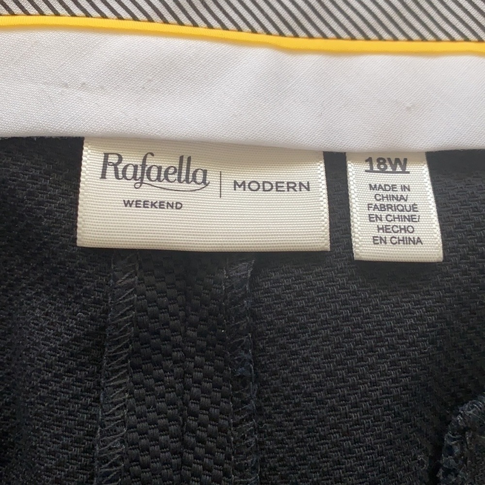 NWT Rafaela Weekend Crop Black Pants Size 18 - Picture 5 of 7